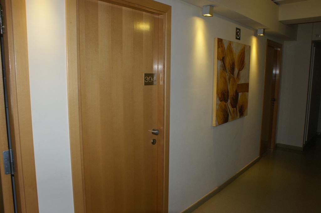 Hotel Viaurelia Montblanc Esterno foto