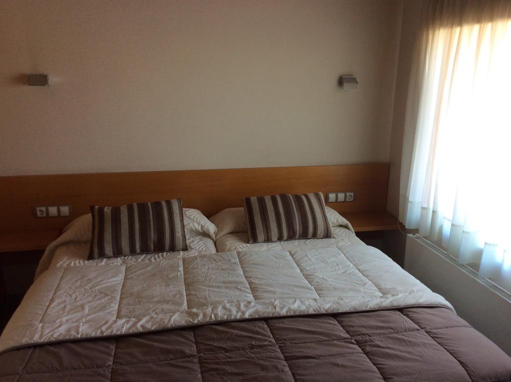 Hotel Viaurelia Montblanc Camera foto