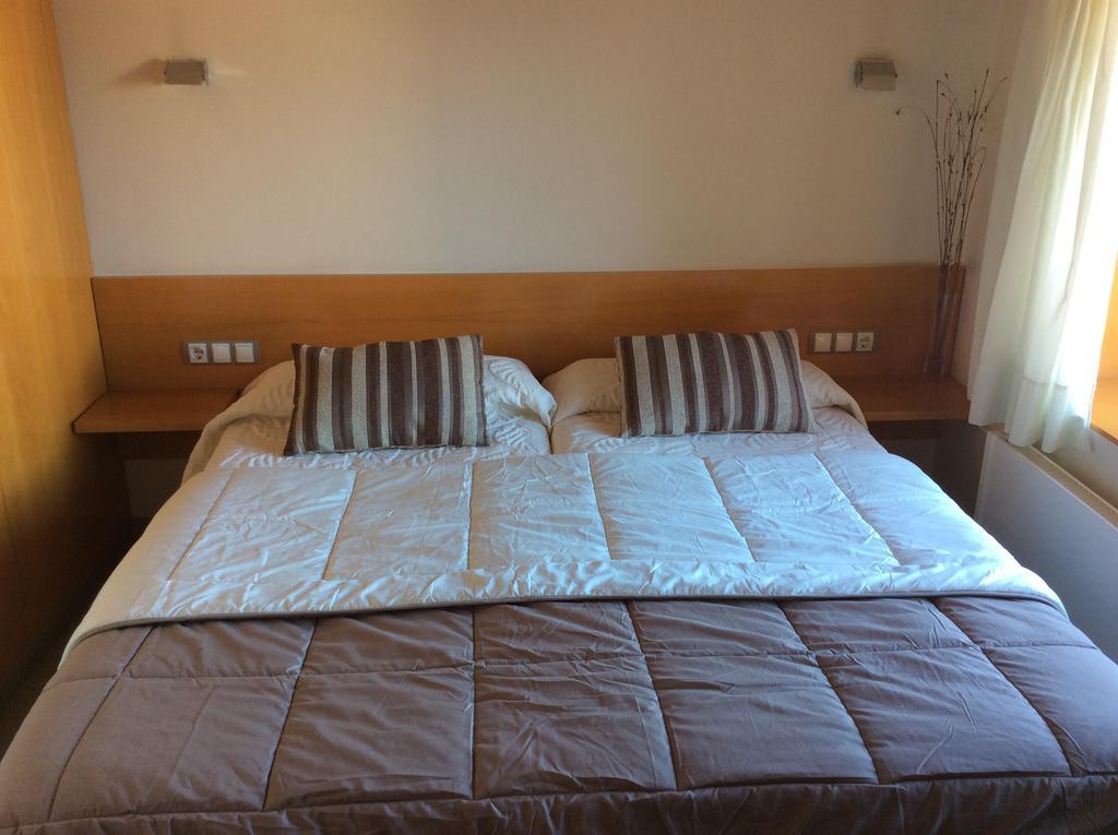 Hotel Viaurelia Montblanc Esterno foto