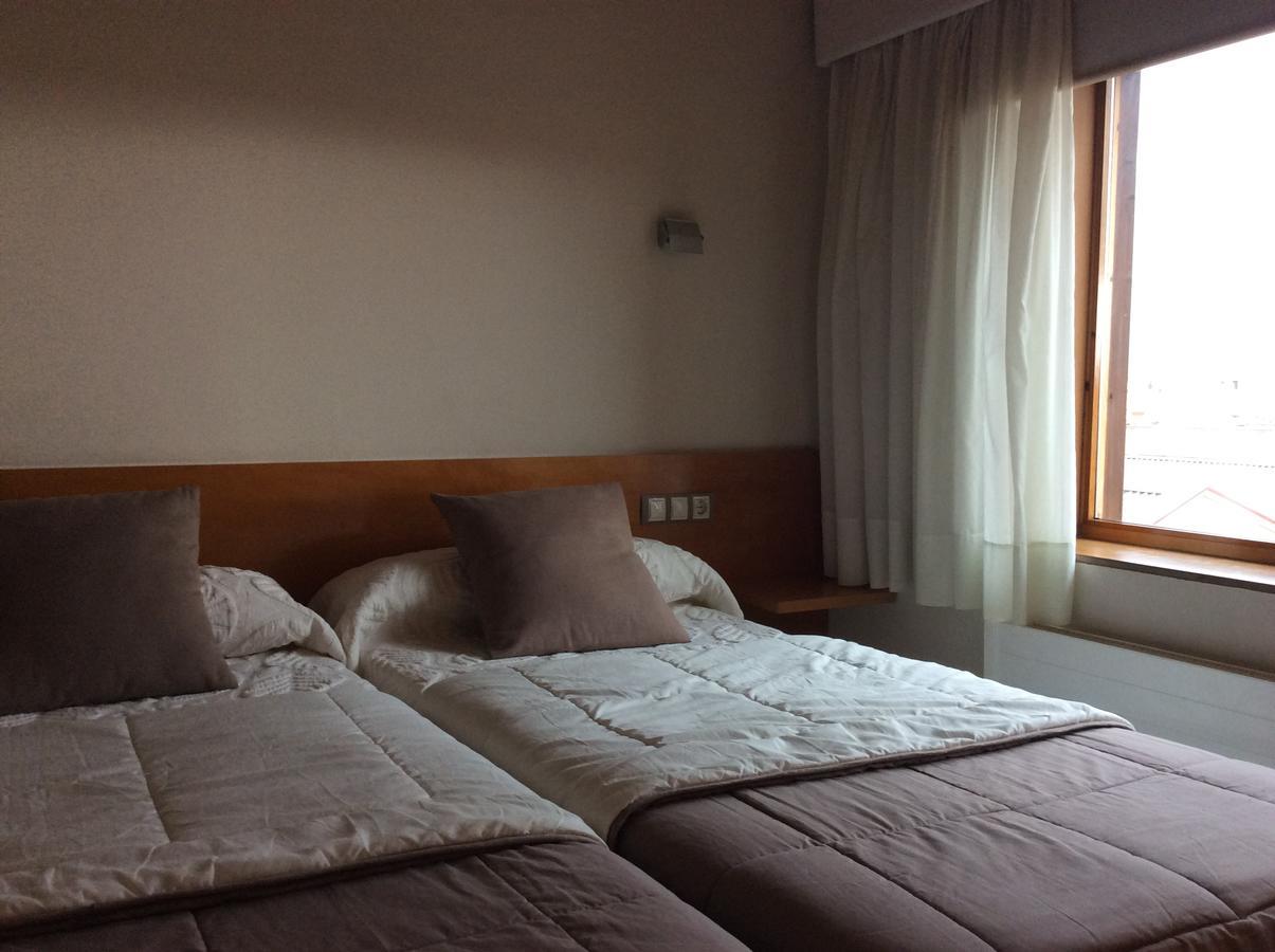 Hotel Viaurelia Montblanc Esterno foto